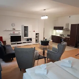  Apartment Nad Kolonadou