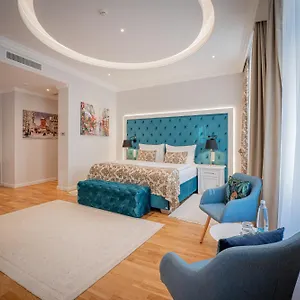 فندق Golden Key Boutique, كارلوفي فاري